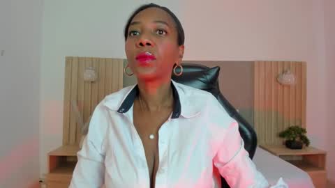 C O R A  L online show from November 28, 4:26 am