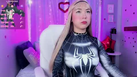 Coral Stefani online show from February 19, 6:22 am