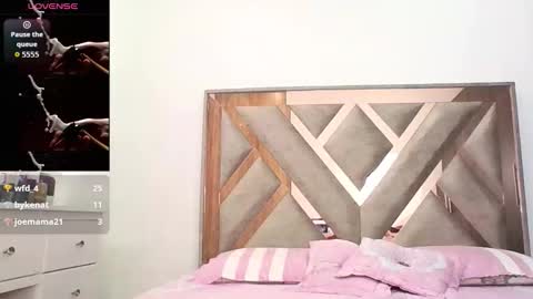 corina_smith28 online show from March 15, 9:39 pm