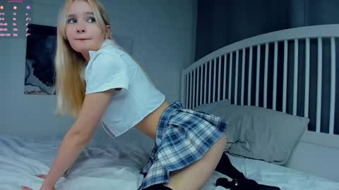 Emma online show from December 17, 10:22 pm