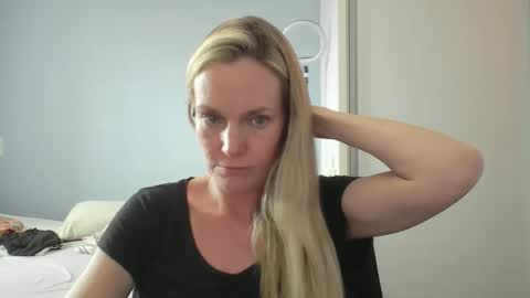 Anny online show from January 7, 5:49 pm