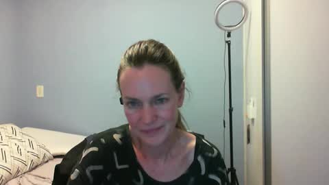 Anny online show from November 4, 12:26 am