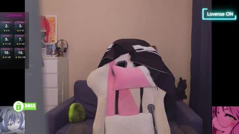 Snapshot of creammeow chatting on September 25, 4:11 am Alina online show from September 25, 4:11 am