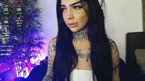 Sophie online show from April 18, 7:33 am