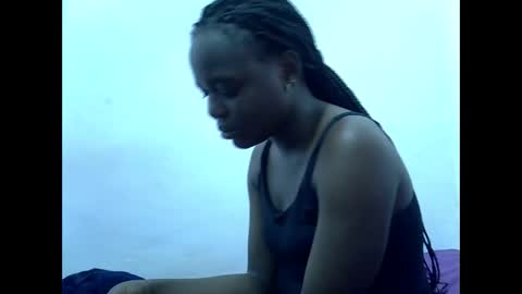 creamyypussyy online show from April 29, 9:20 pm