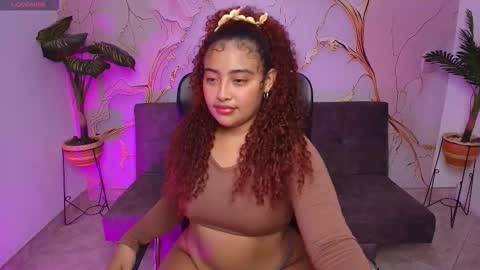 crespa_latin_ online show from December 17, 10:14 pm