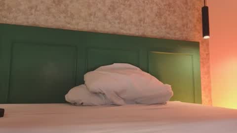 Cristal  online show from December 2, 2:41 pm