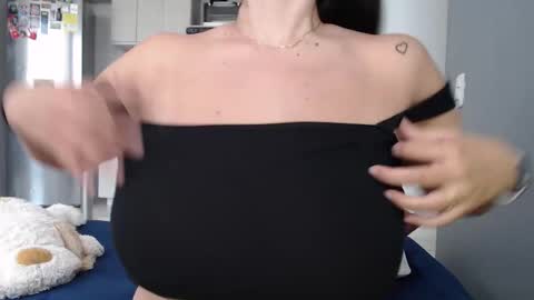 Cristal  online show from January 19, 2:13 pm