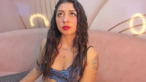  Independent Model online show from January 19, 5:58 am