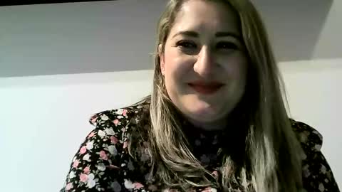 cristina20021991 online show from April 29, 2:26 am