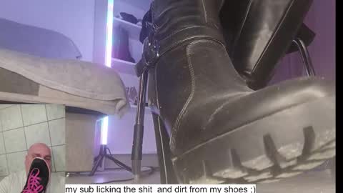 Snapshot of cruel_siren chatting on October 25, 8:59 pm Cruel Siren online show from October 25, 8:59 pm