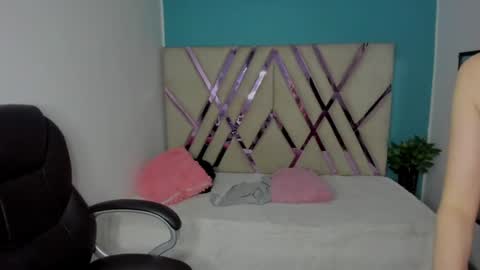 Crystal online show from August 6, 8:38 pm