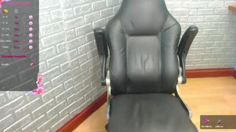 I AM CRYSTAL online show from October 29, 9:06 pm