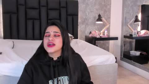 Crystal online show from November 10, 3:51 pm