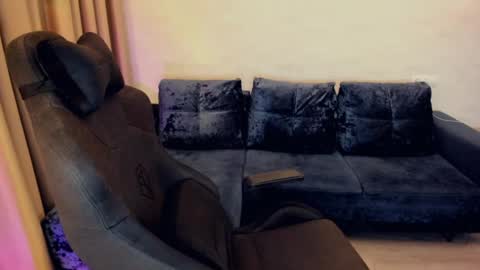 Snapshot of crystalemily chatting on December 14, 8:18 pm crystalemily online show from December 14, 8:18 pm