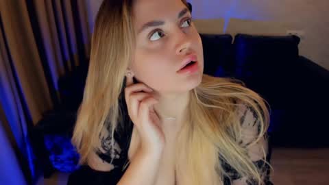 Snapshot of crystalemily chatting on January 29, 8:04 pm crystalemily online show from January 29, 8:04 pm