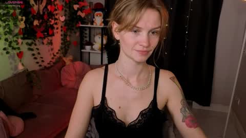 Crystal online show from May 14, 1:39 pm