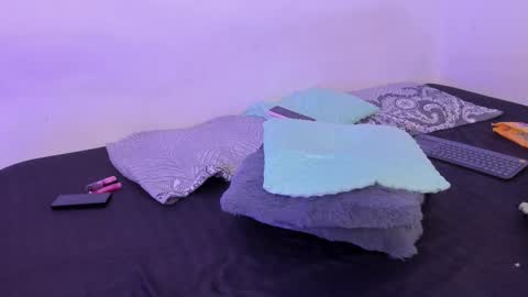 Soy Crystal online show from November 7, 1:49 pm