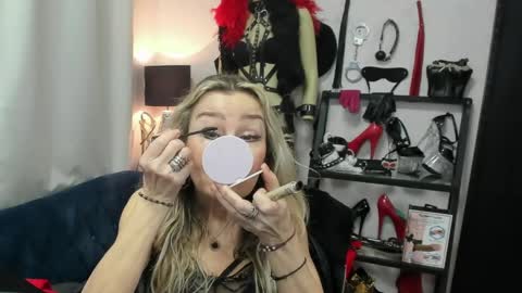 CrystalHotty online show from April 15, 5:19 am