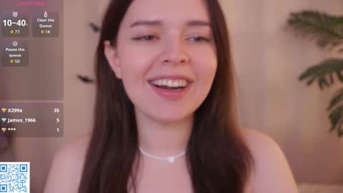 Ellie online show from October 25, 5:42 pm