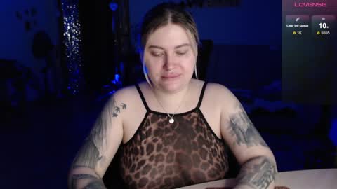 Snapshot of cuddlieschris chatting on December 8, 10:57 pm Chris online show from December 8, 10:57 pm