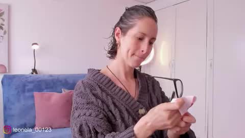 Leonela online show from March 8, 4:55 pm