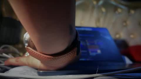 im KIM new girl to spoil online show from October 16, 9:28 pm