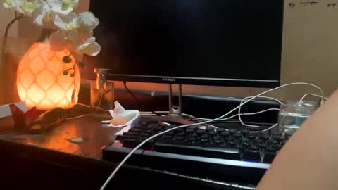 im KIM new girl to spoil online show from February 6, 12:26 pm