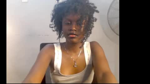 sophie online show from April 19, 7:30 am