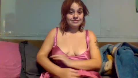 Snapshot of curvylucifinaxxx chatting on October 23, 7:25 am Lucifina ganja kittens online show from October 23, 7:25 am