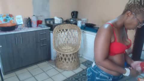 curvypear76x online show from January 23, 8:15 am