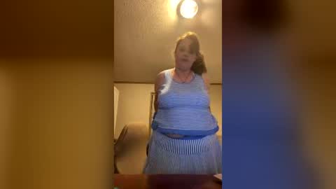 dahlia -kim online show from June 25, 3:28 am