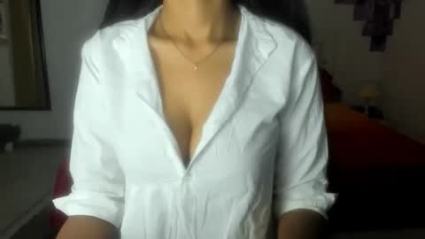 Alisha online show from March 29, 3:22 pm