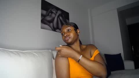 Liya online show from December 4, 6:19 pm