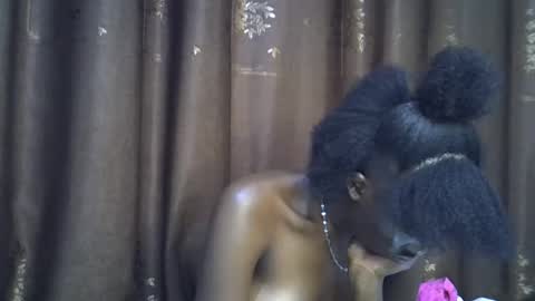 cute_emmy1 online show from October 17, 12:02 am