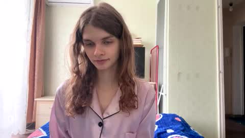 cute_kitte online show from October 4, 7:14 am