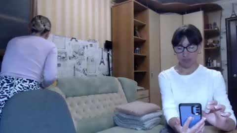 cute_lion_ online show from June 6, 11:38 am