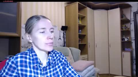 cute_lion_ online show from November 29, 5:50 pm