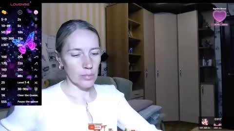 cute_lion_ online show from November 9, 7:32 pm