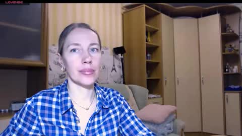 cute_lion_ online show from February 16, 7:58 pm