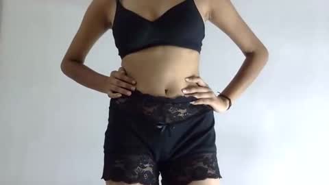 lizaa online show from May 9, 4:58 am