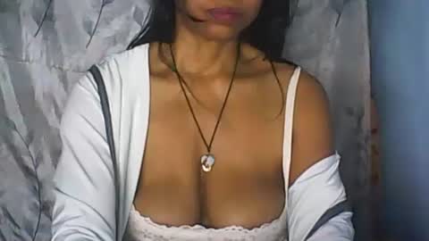 murielle online show from November 10, 7:09 pm