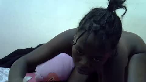 Snapshot of cute_saay chatting on October 22, 9:58 am cute_saay online show from October 22, 9:58 am