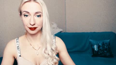 cute_smile_shy online show from January 17, 9:50 pm