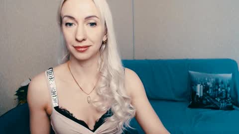 cute_smile_shy online show from February 23, 8:22 am