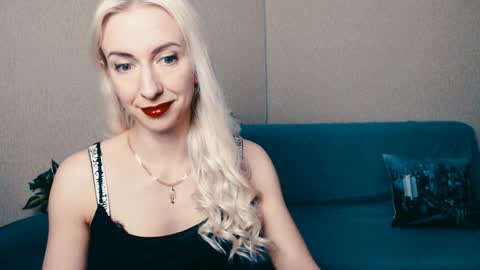 cute_smile_shy online show from February 7, 10:09 pm