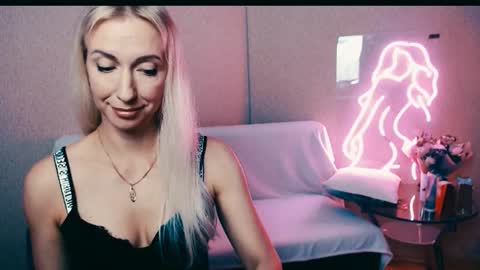 cute_smile_shy online show from September 30, 7:08 pm