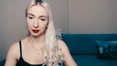 cute_smile_shy online show from January 21, 7:17 pm