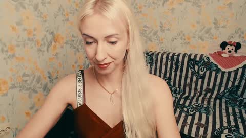 cute_smile_shy online show from December 3, 7:55 pm