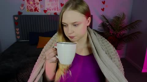 Amyy online show from May 22, 1:36 am